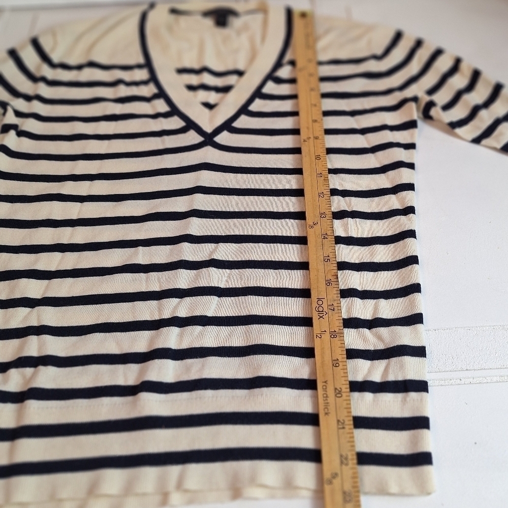 J. Crew Womens Striped VNeck Sweater Summerweight Cotton XSmall Cream/Blue Color - Picture 11 of 12